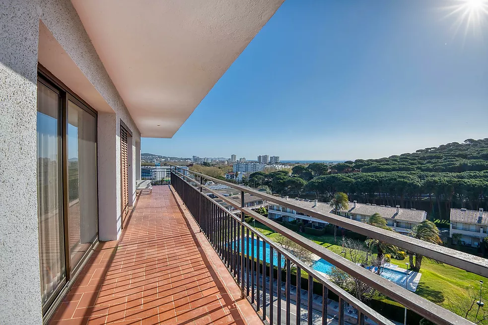 Preciosa vivienda con terraza y vistas .  Platja d Aro