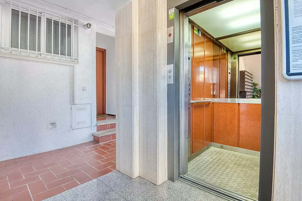 Preciosa vivienda con terraza y vistas .  Platja d Aro