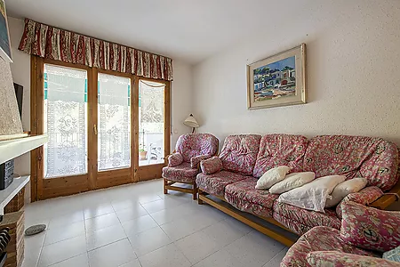 Apartment for sale in Tamariu