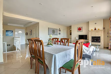 Villa for sale in Calonge