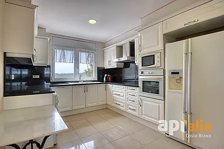 Villa for sale in Calonge