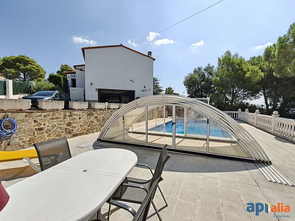 Villa for sale in Calonge