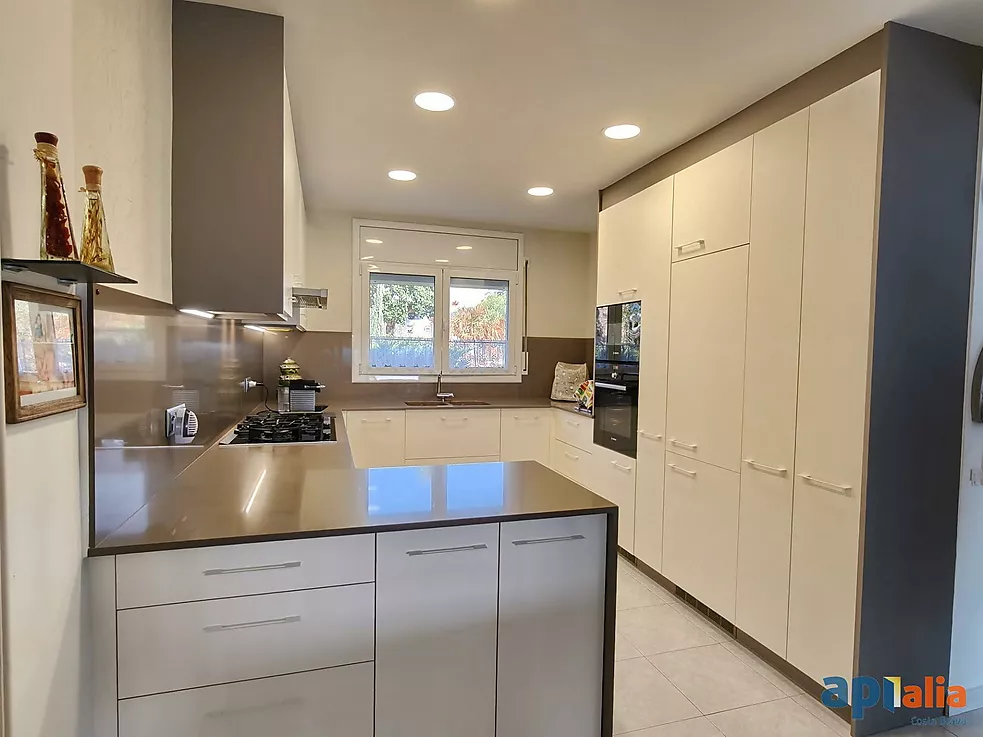 Villa for sale in Calonge