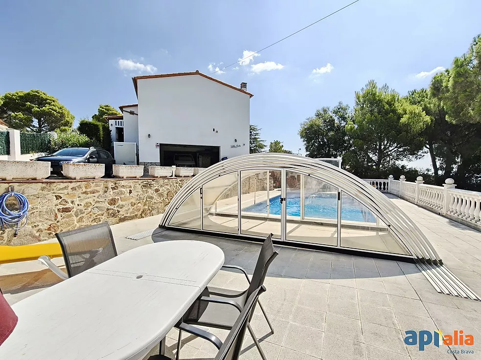 Villa for sale in Calonge