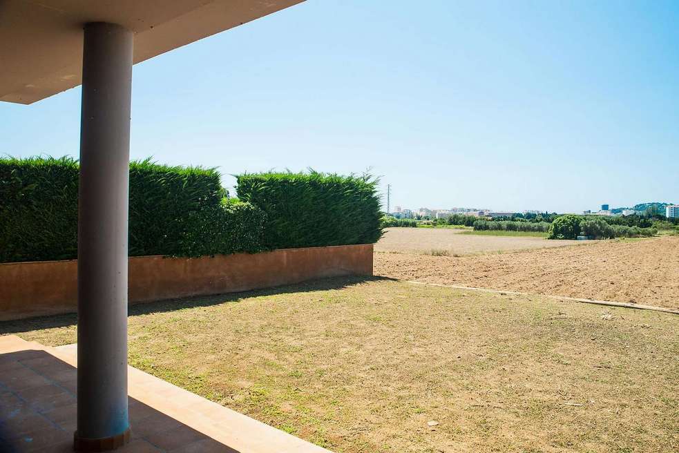Chalet de obra nueva con 5 dormitorios y piscina en Sant Antoni de Calonge