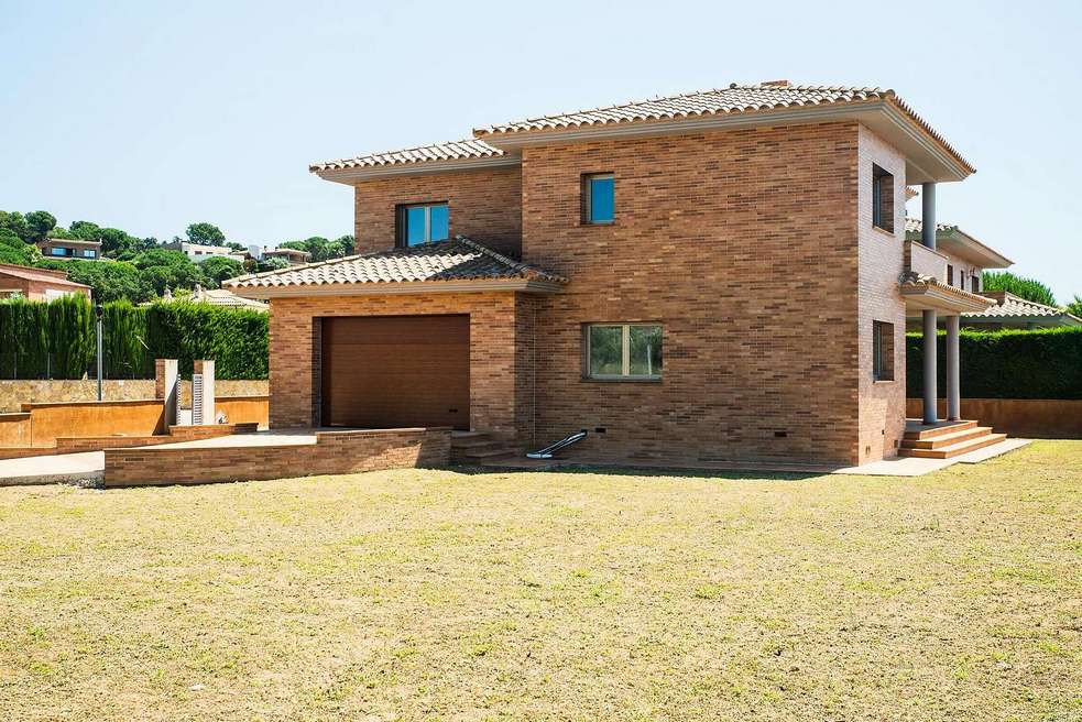 Villa de nouvelle construction avec 5 chambres à coucher et piscine à Sant Antoni de Calonge
