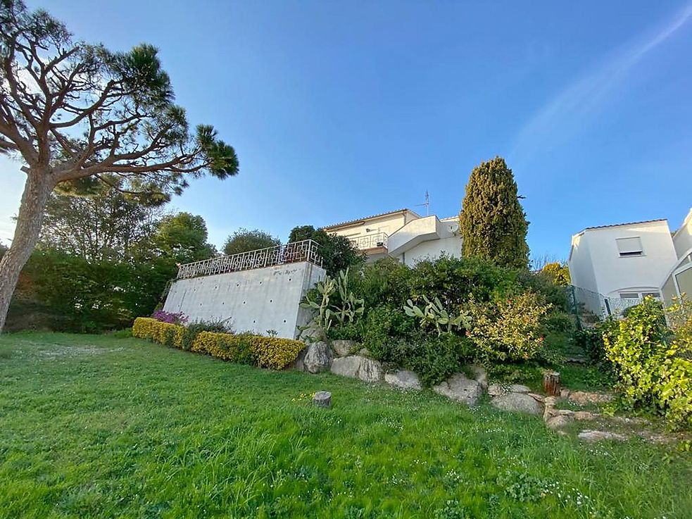 Chalet de 3 dormitorios y vistas panorámicas al mar en Sant Antoni de Calonge