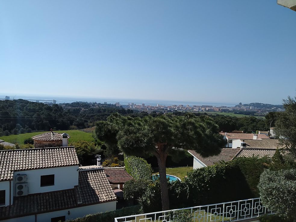 Chalet de 3 dormitorios y vistas panorámicas al mar en Sant Antoni de Calonge