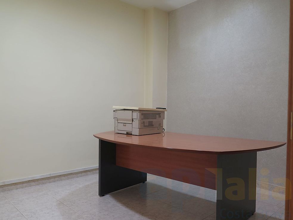 Comercial office for sale in Calonge