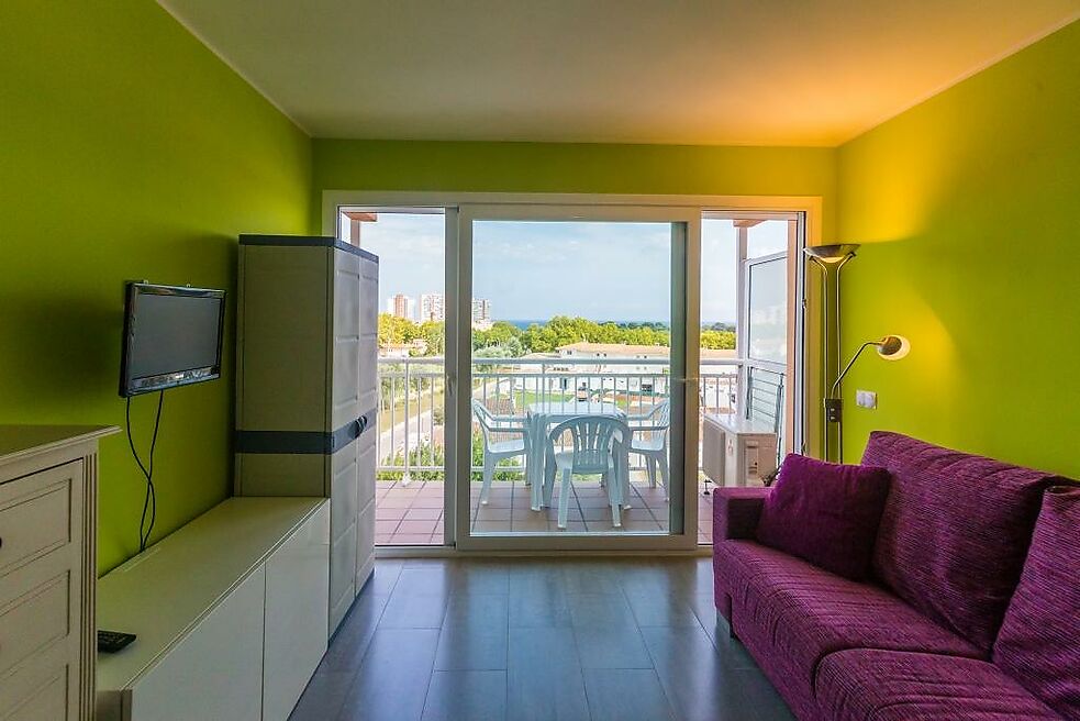 Preciós estudi renovat amb vistes al mar a Platja d'Aro. Es pot anar a peu al centre i a la platja